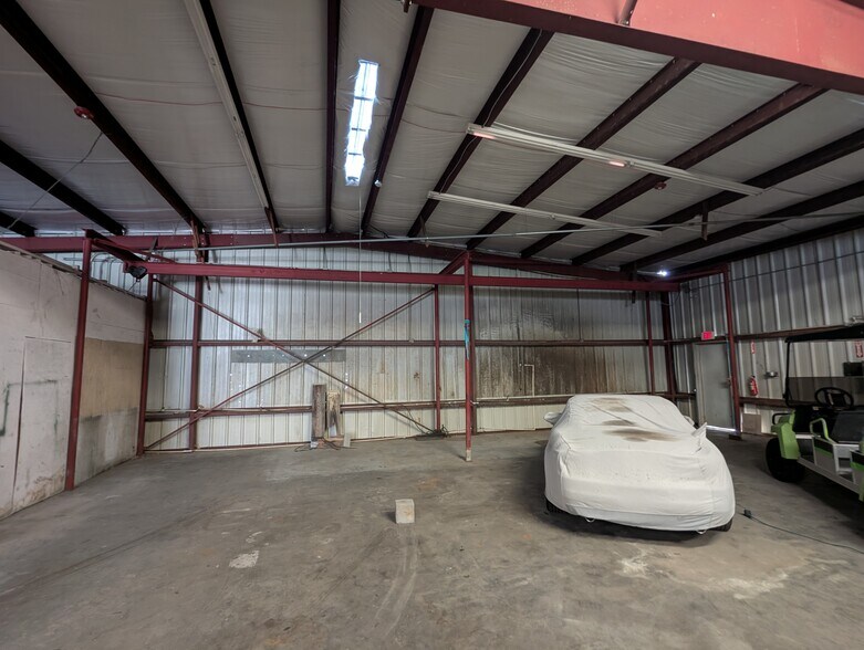 More Photos Of 635 Langham Rd, Beaumont Warehouse For Sale