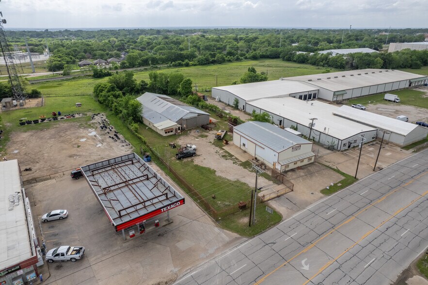 More Photos Of 1003 S Kaufman St, Ennis Warehouse For Sale