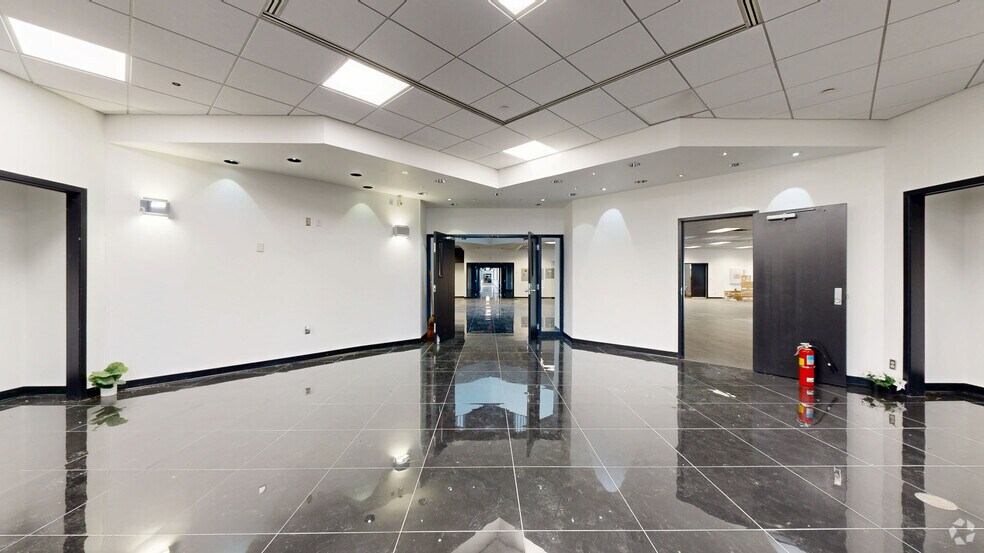 More Photos Of 5300 Crosswind Dr, Columbus Manufacturing For Lease