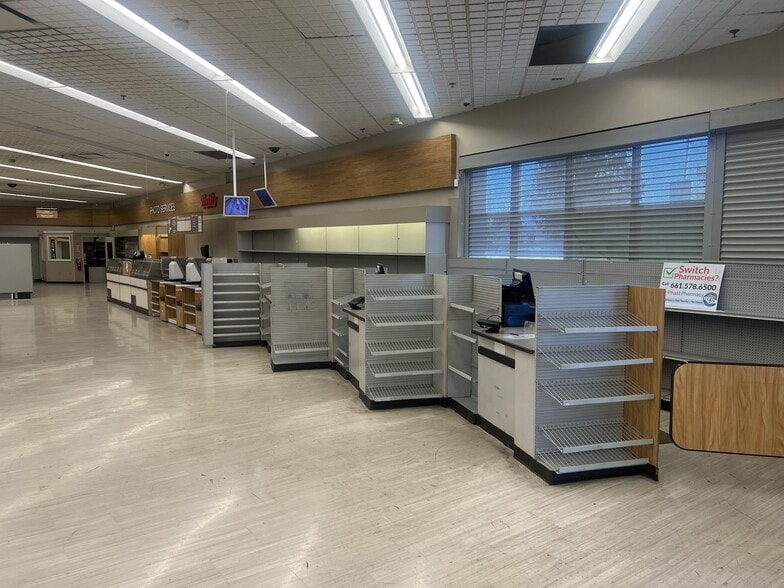More Photos Of 1701 23rd St, Bakersfield Drugstore For Lease