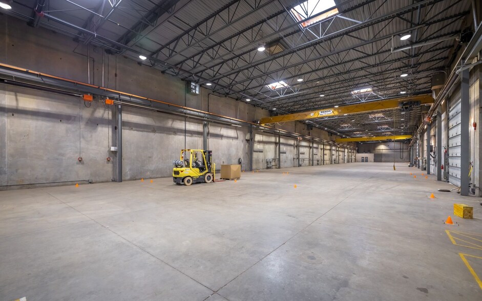 More Photos Of 5465 Production Blvd, Surrey Service For Lease