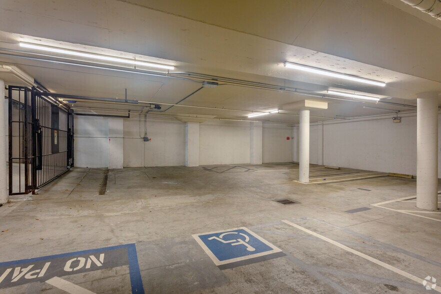 More Photos Of 555 Hamilton Ave, Palo Alto Office For Lease