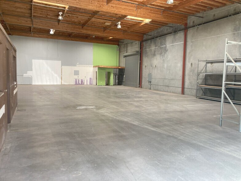 More Photos Of 1000 Quesada Ave, San Francisco Warehouse For Lease