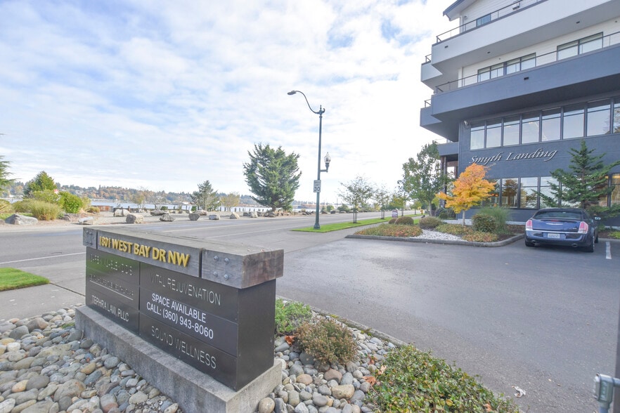More Photos Of 1801 W Bay Dr, Olympia Office Residential For Lease