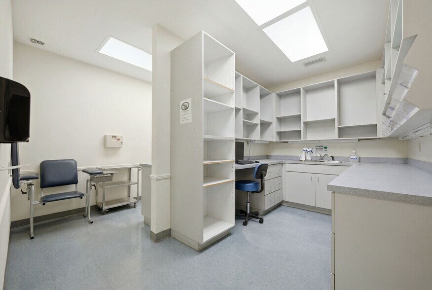 More Photos Of 433 SW 10th St, Ocala Medical For Sale