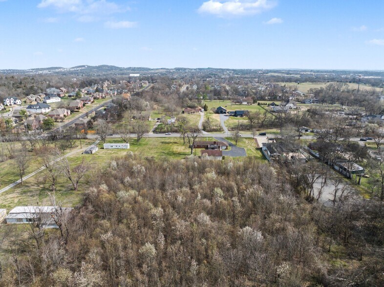 More Photos Of 611 New Shackle Island Rd, Hendersonville Flex For Sale