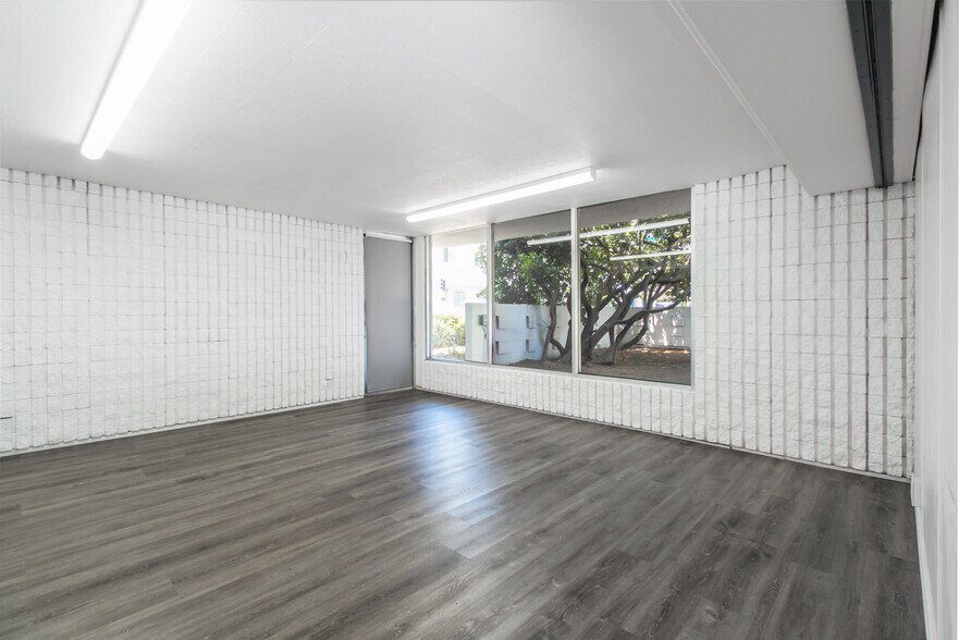 More Photos Of 1021 E Walnut St, Pasadena Medical For Lease