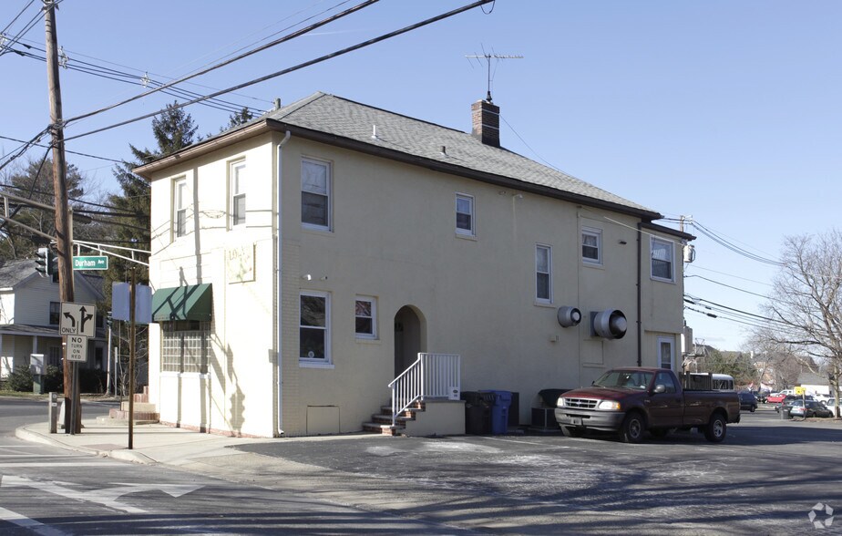 Primary Photo Of 136-140 Durham Ave, Metuchen Storefront Retail Residential For Lease