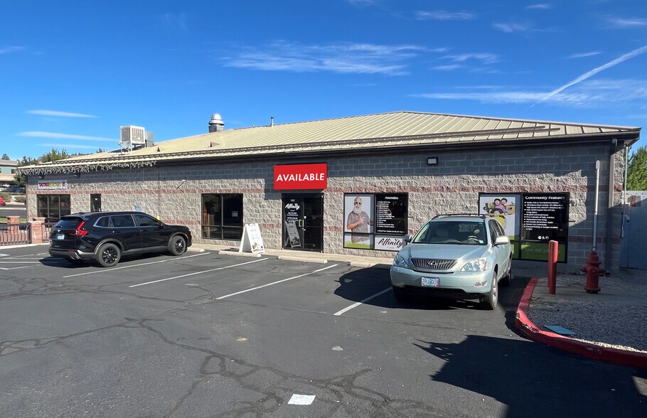 Primary Photo Of 2570-2680 NE Twin Knolls Dr, Bend Restaurant For Lease