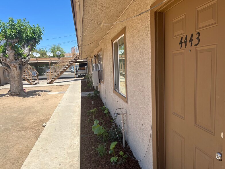 More Photos Of 4419 E Hamilton Ave, Fresno Apartments For Sale