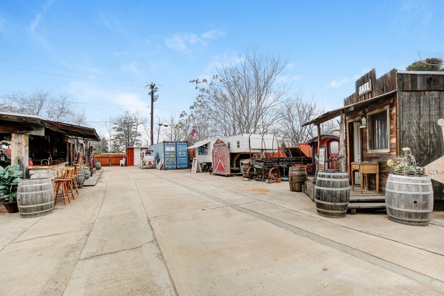 More Photos Of 502 W 6th St, Beaumont Freestanding For Sale