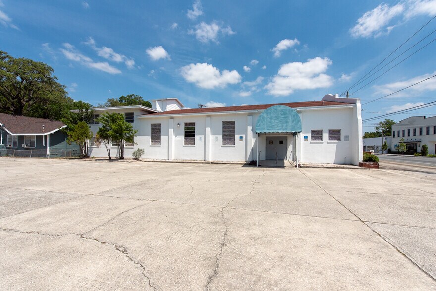 More Photos Of 4608 N Nebraska Ave, Tampa Religious Facility For Sale