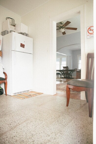 More Photos Of 355 N College Ave, Fayetteville Office For Sale