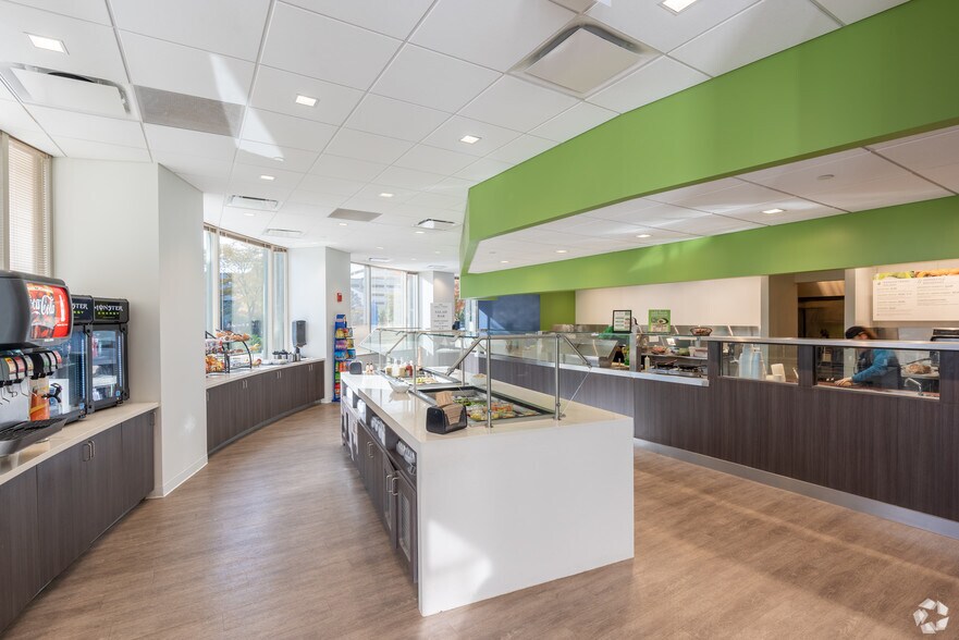 More Photos Of 9600 W Bryn Mawr Ave, Rosemont Office For Lease