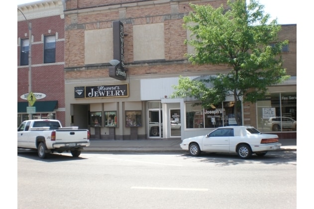 Primary Photo Of 305 W 3rd St, Grand Island Storefront For Lease