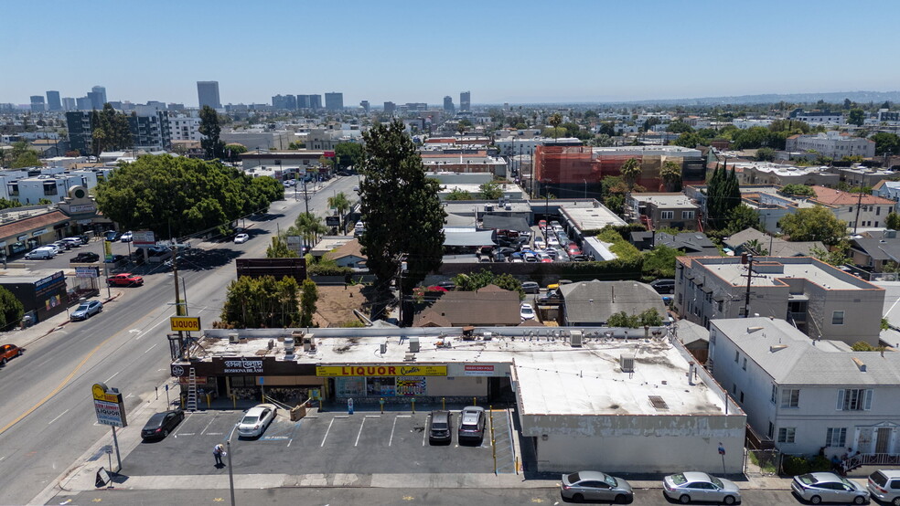 More Photos Of 861 N Western Ave, Los Angeles General Retail For Sale