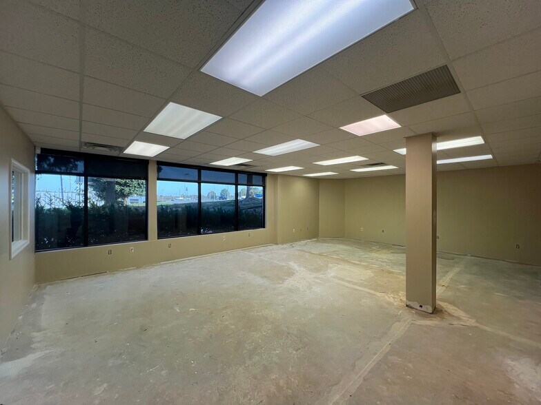 More Photos Of 510-512 NW Mock Ave, Blue Springs Medical For Lease