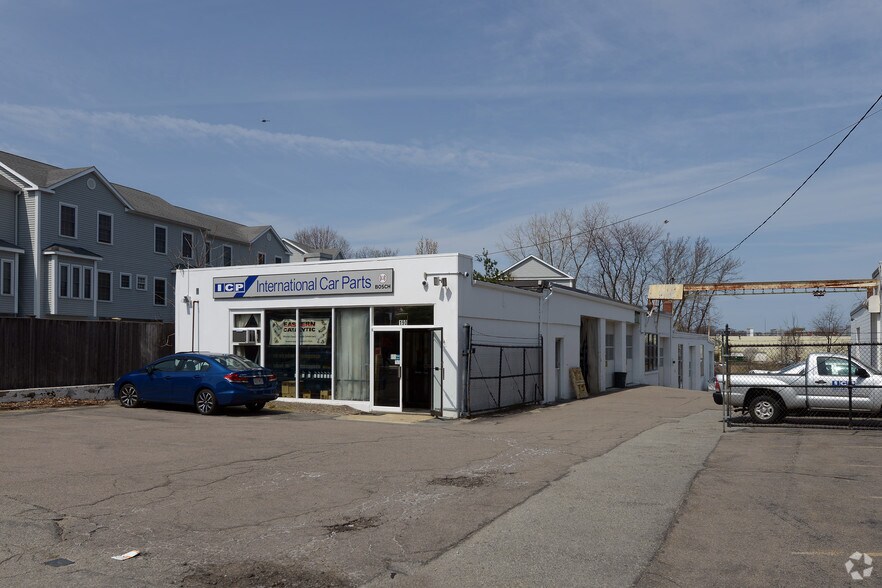 More Photos Of 190-196 Washington St, Quincy Auto Repair For Lease