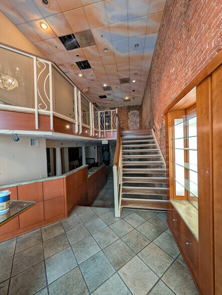 More Photos Of 1604 K St NW, Washington Storefront Retail Office For Lease