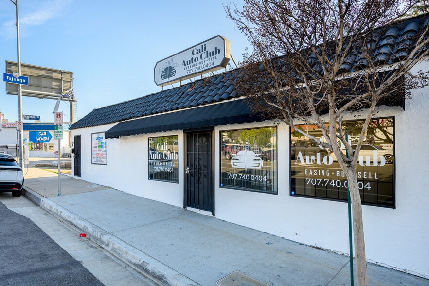 Primary Photo Of 7798 Foothill Blvd, Tujunga Storefront For Sale