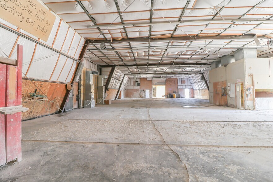 More Photos Of 1292 SW 125th Rd, Holden Light Manufacturing For Sale
