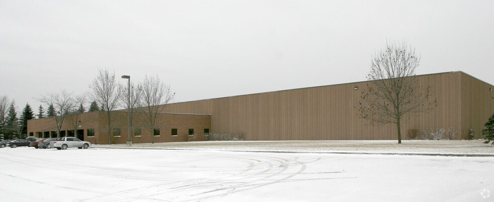 More Photos Of 7509 Boone Ave N, Brooklyn Park Distribution For Lease