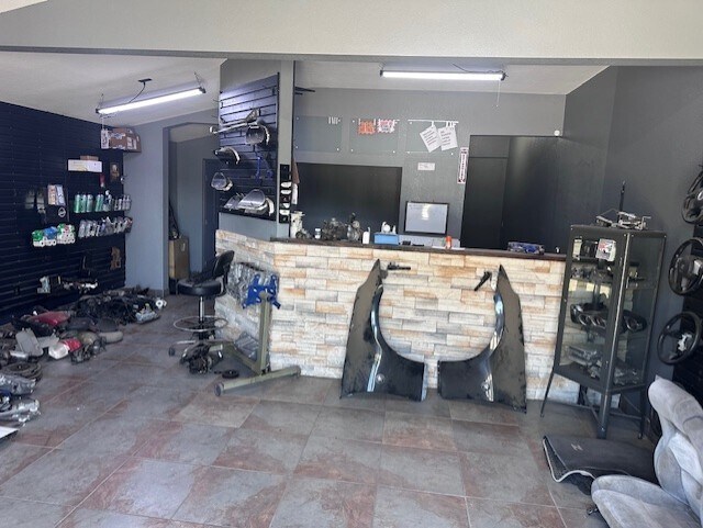 More Photos Of 143 E Whitmore Ave, Modesto Warehouse For Lease