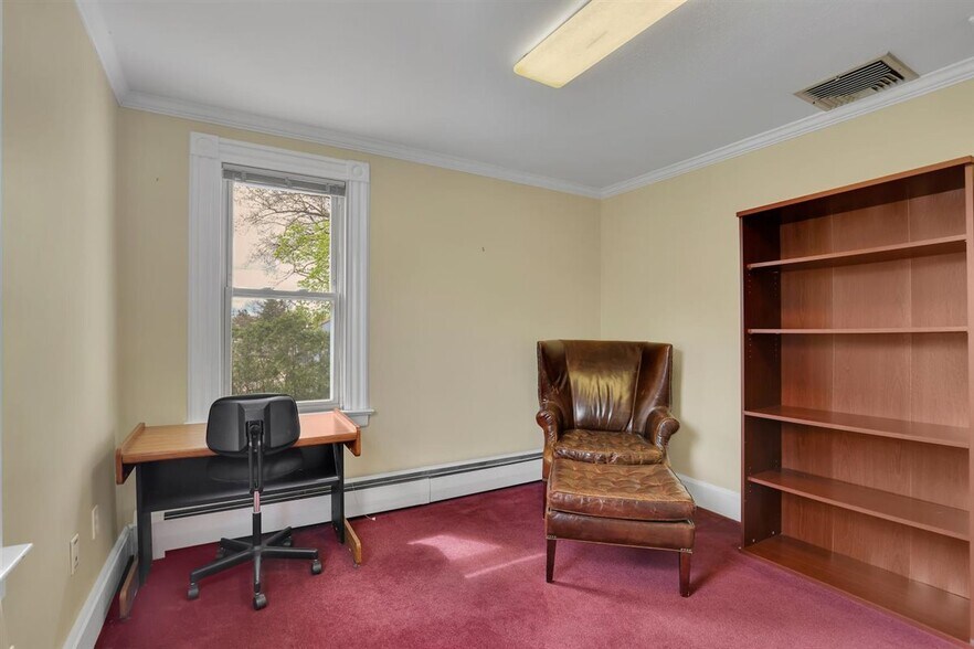 More Photos Of 36 School St, Glastonbury Office For Sale