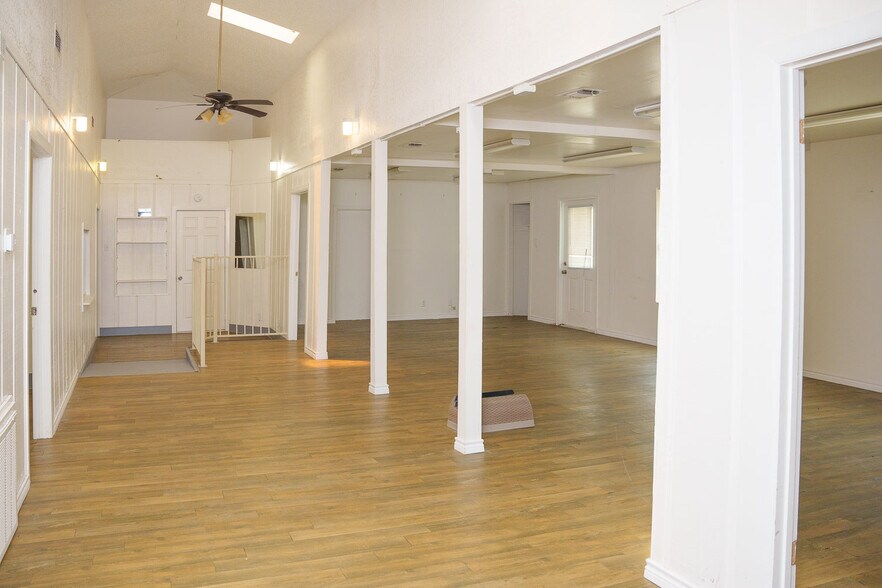 More Photos Of 6628 Crestway Dr, San Antonio Flex For Sale