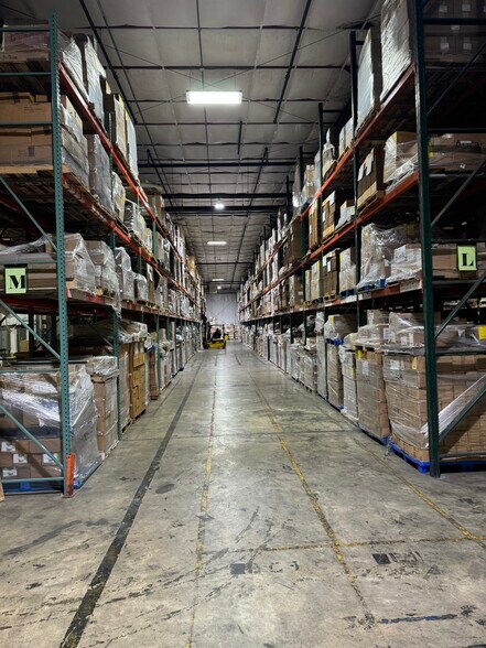 More Photos Of 1270 Mid Valley Dr, Jessup Warehouse For Lease
