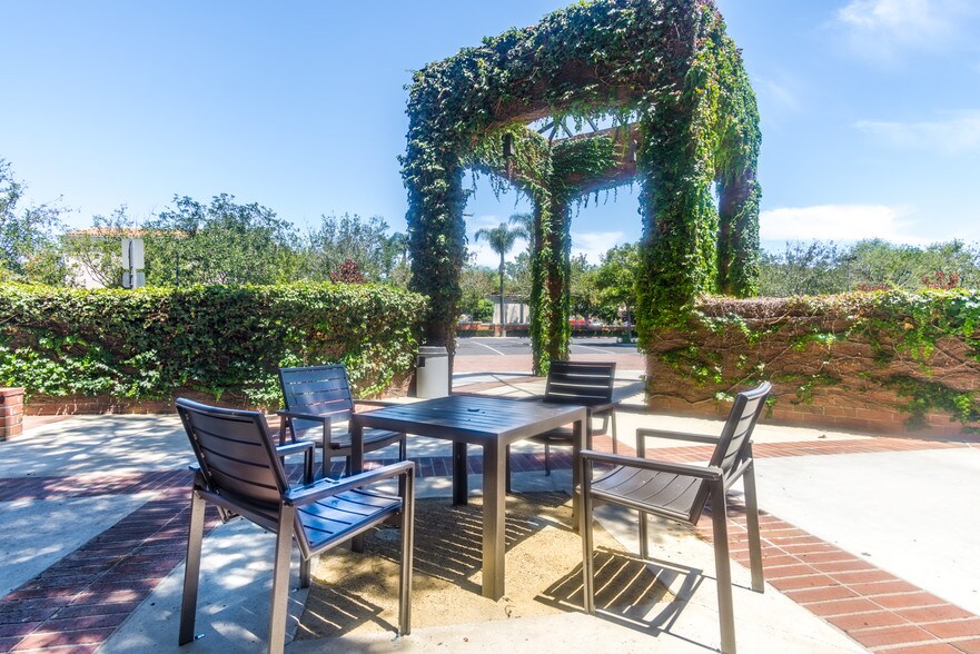 More Photos Of 18302 Irvine Blvd, Tustin Office For Lease