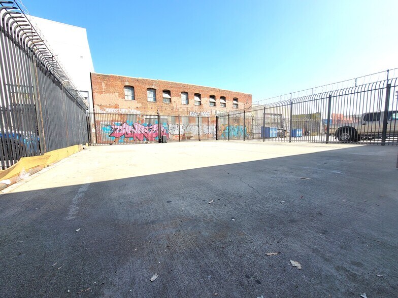 More Photos Of 757 E 14th Pl, Los Angeles Warehouse For Sale