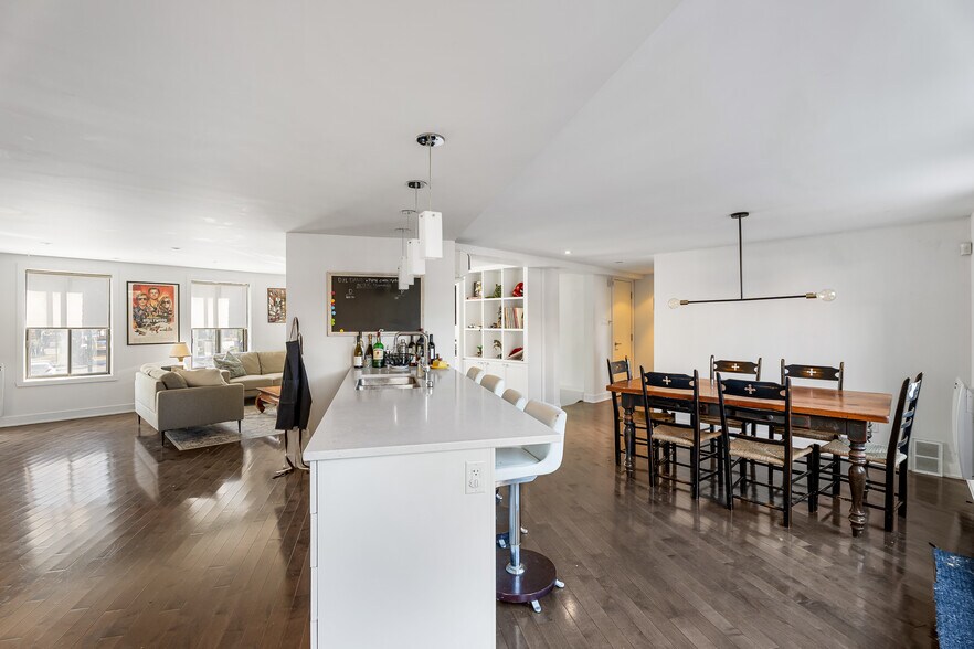 More Photos Of 3009 St Notre-Dame O, Montréal Restaurant For Sale