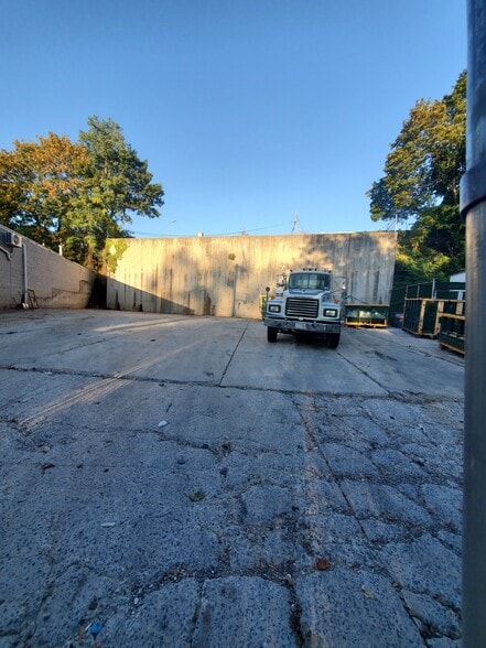 Primary Photo Of 71 Water Mill ln, Great Neck Land For Lease