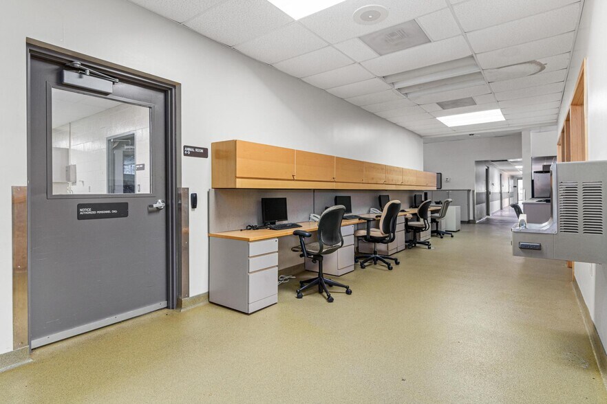 More Photos Of 803 Prospect Ave, Osceola Manufacturing For Sale