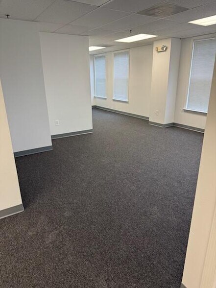More Photos Of 601 7th St, Laurel Office For Sale
