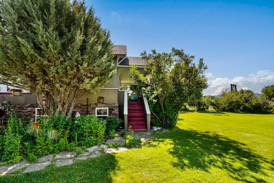 More Photos Of 76413 Gallatin Road, Gallatin Gateway Land For Sale