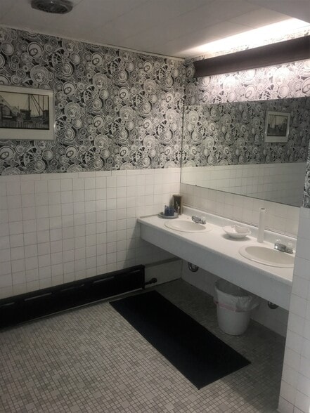 More Photos Of 329 E Moody Ave, New Castle Religious Facility For Sale