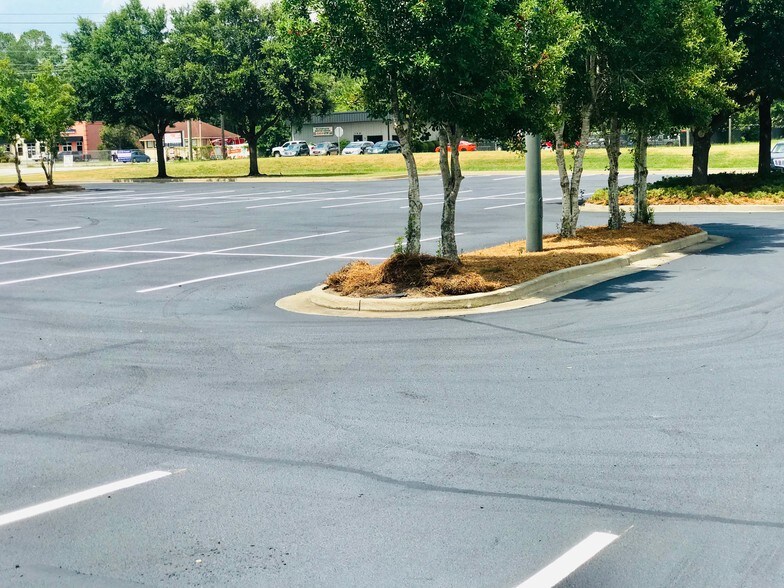 More Photos Of 767 Veterans Pkwy, Hinesville Department Store For Lease