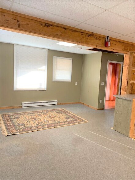 More Photos Of 1049 Tiogue Ave, Coventry Showroom For Lease