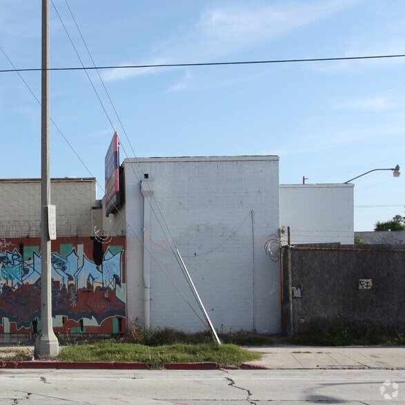 More Photos Of 4611 Exposition Blvd, Los Angeles Warehouse For Lease