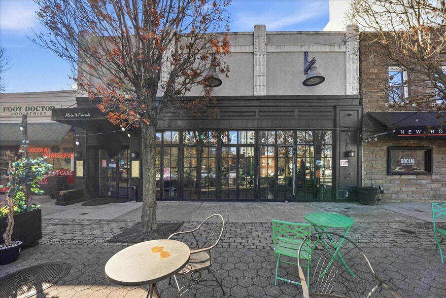More Photos Of 12 Memorial Hwy, New Rochelle Restaurant For Sale