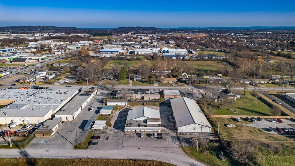 More Photos Of 2101 S ARKOLA Dr, Springdale Warehouse For Sale