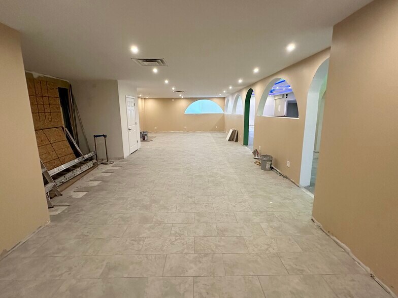 More Photos Of 555 S 3rd St, Terre Haute General Retail For Sale
