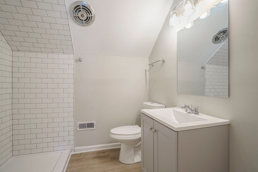 More Photos Of 1409 Georgia Hwy 11, Monroe Office Residential For Sale