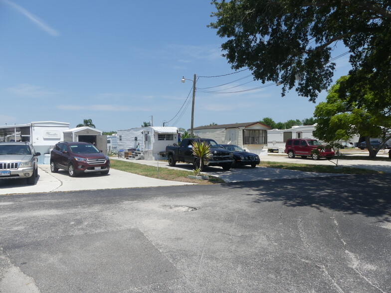 More Photos Of 8761 FL-78, Okeechobee Manufactured Housing Mobile Home Park For Sale
