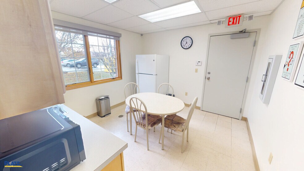 More Photos Of 320 E Market St, Warren Medical For Lease