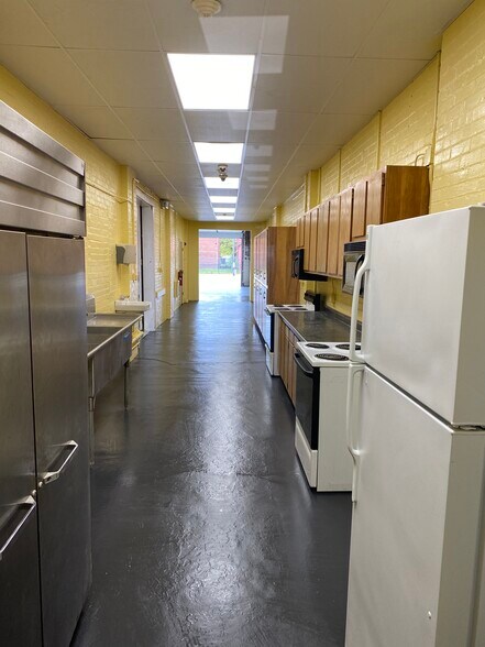 More Photos Of 137 E Washington St, Shelbyville Lodge Meeting Hall For Sale