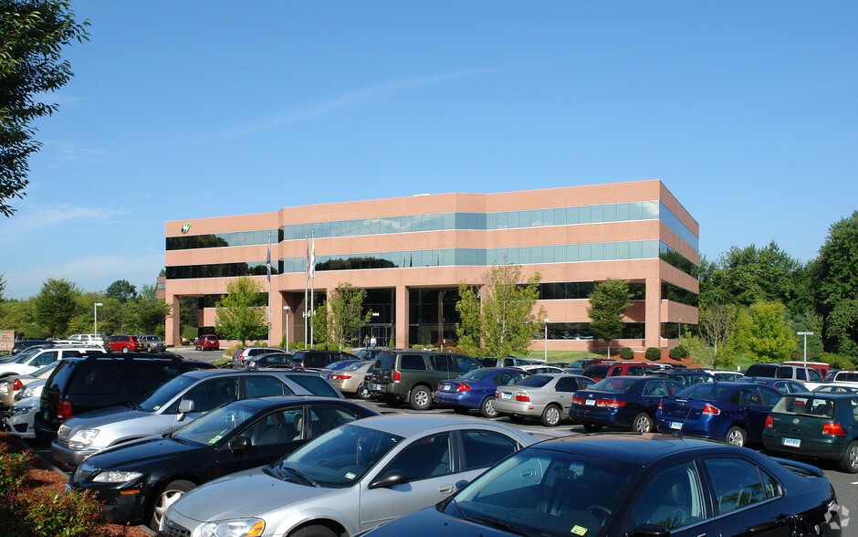 More Photos Of 455 Winding Brook Dr, Glastonbury Office For Lease