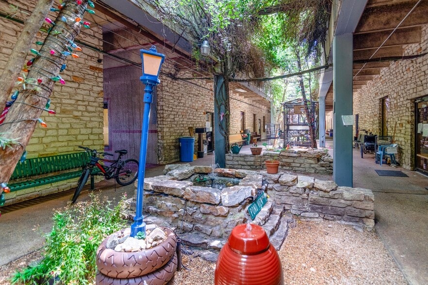 More Photos Of 2101 E Ben White Blvd, Austin Shelter For Sale